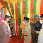 Drs H Arfan Usman Tepung Tawar Rangkaian Kegiatan Farewell dan Parade Kapolres Siak