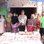 Kapolres Sergai AKBP Dr Ali Machfud Berikan 150 Karung Beras bagi Korban Banjir 