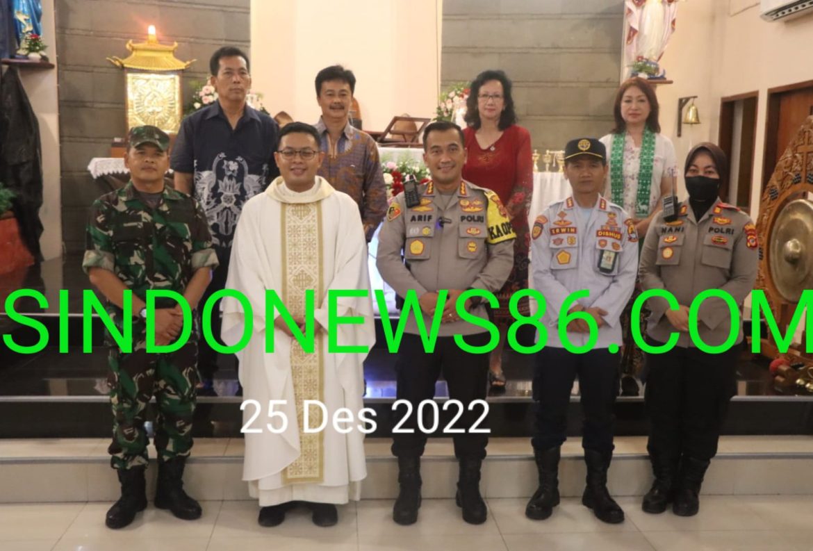 Kapolresta Cirebon Monitoring Pengamanan Ibadah Misa Malam Natal